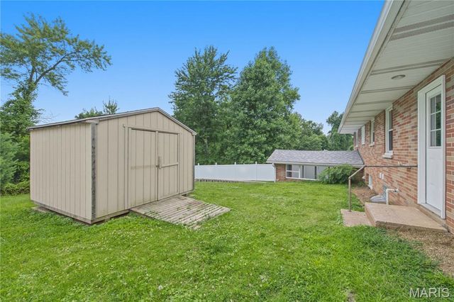 112 Midway Avenue, Cottage Hills, IL 62018