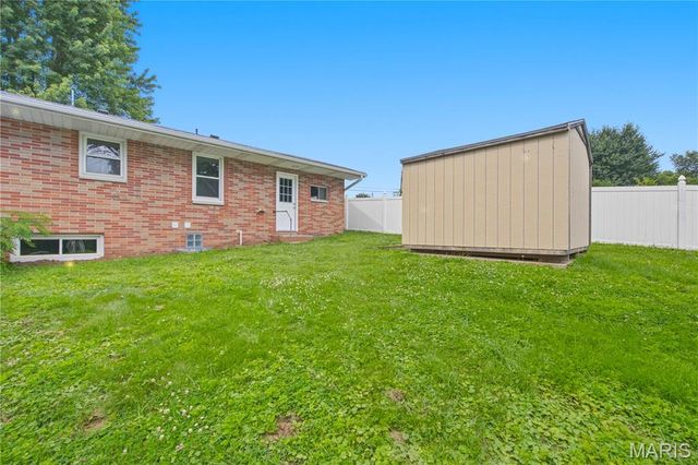 112 Midway Avenue, Cottage Hills, IL 62018