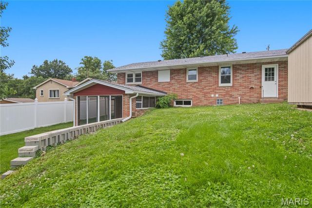 112 Midway Avenue, Cottage Hills, IL 62018