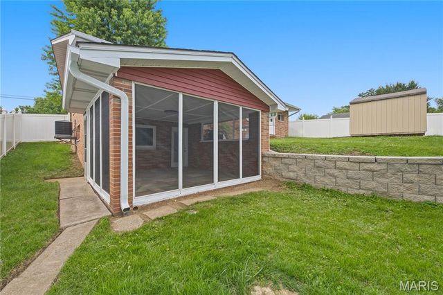 112 Midway Avenue, Cottage Hills, IL 62018