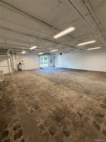 26310 W 7 Mile Road, Redford, MI 48240