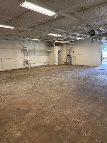 26310 W 7 Mile Road, Redford, MI 48240