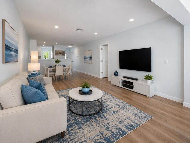1101 Cactus Terrace 203, Delray Beach, FL 33445
