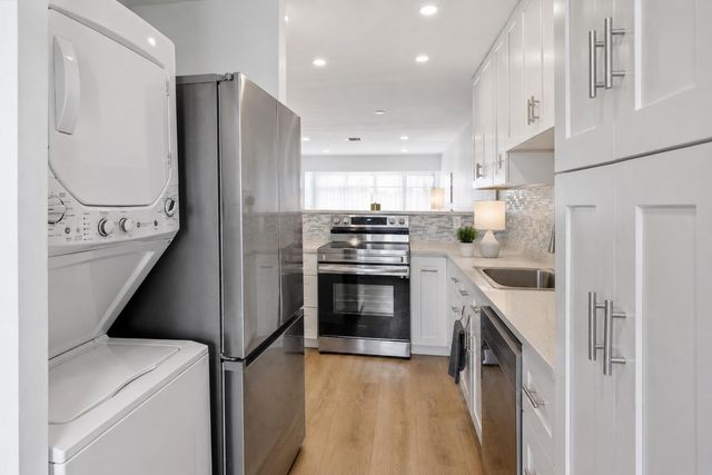 1101 Cactus Terrace 203, Delray Beach, FL 33445