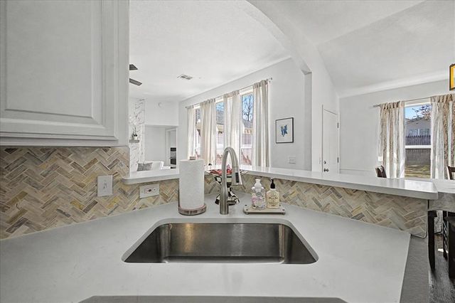 117 Mountain Oaks Drive, Norman, OK 73071