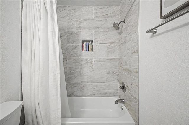 117 Mountain Oaks Drive, Norman, OK 73071