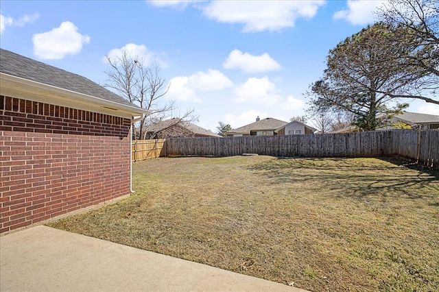117 Mountain Oaks Drive, Norman, OK 73071