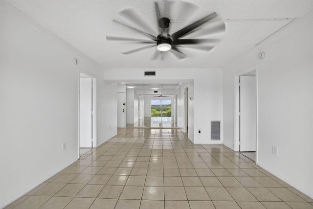 4174 Inverrary Drive 513, Lauderhill, FL 33319