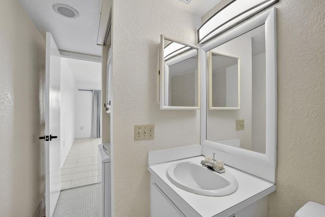 4174 Inverrary Drive 513, Lauderhill, FL 33319