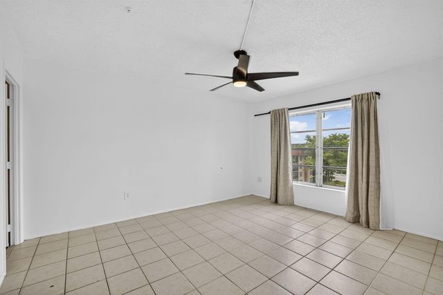 4174 Inverrary Drive 513, Lauderhill, FL 33319