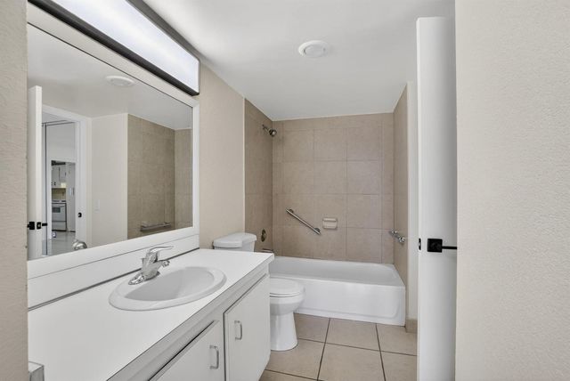 4174 Inverrary Drive 513, Lauderhill, FL 33319