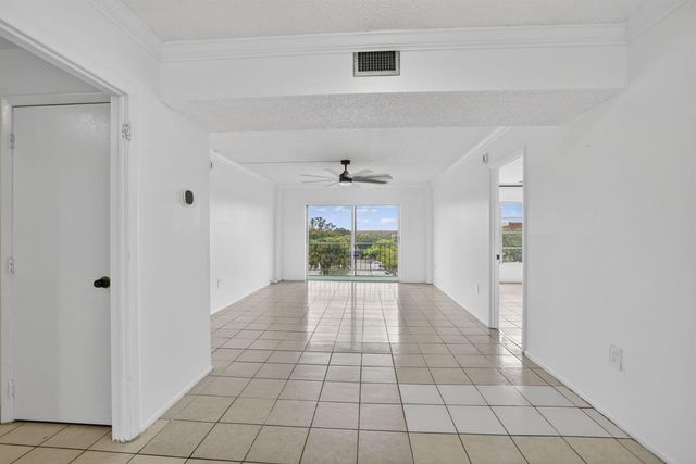 4174 Inverrary Drive 513, Lauderhill, FL 33319
