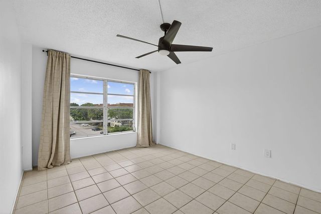 4174 Inverrary Drive 513, Lauderhill, FL 33319