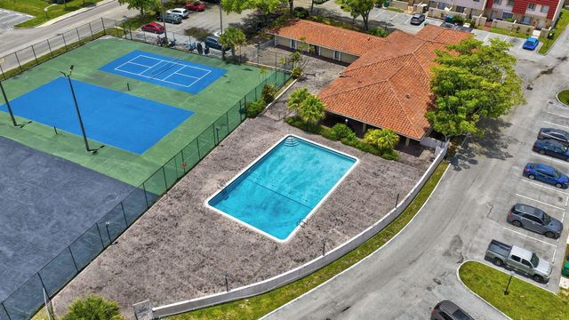 4174 Inverrary Drive 513, Lauderhill, FL 33319