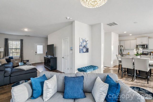 2106 Prospect Creek, Charlotte, NC 28227