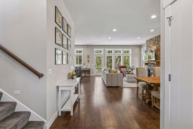 8700 Eagle Creek Boulevard, Shakopee, MN 55379