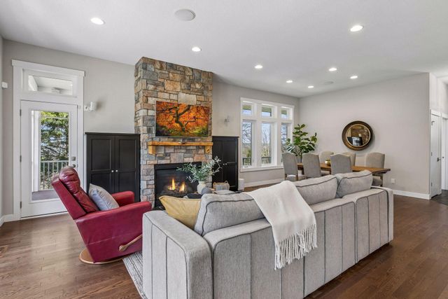 8700 Eagle Creek Boulevard, Shakopee, MN 55379