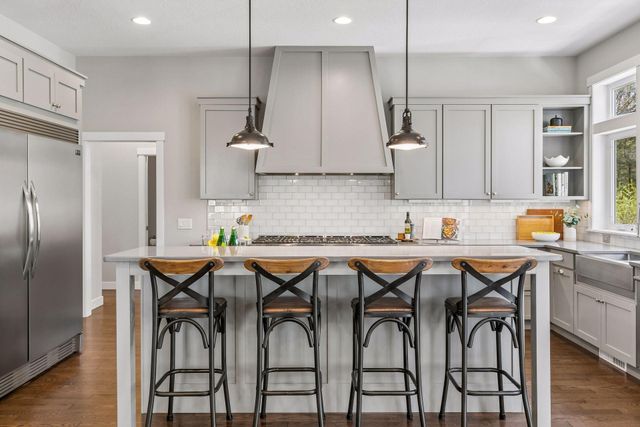 8700 Eagle Creek Boulevard, Shakopee, MN 55379