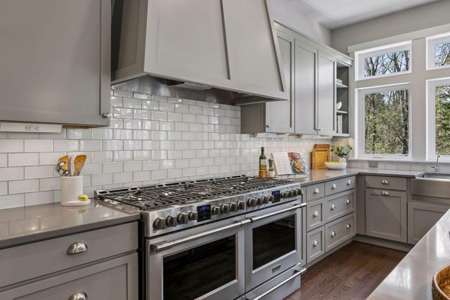 8700 Eagle Creek Boulevard, Shakopee, MN 55379