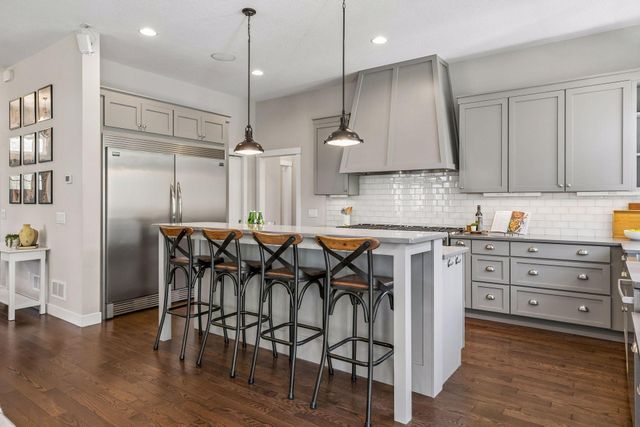 8700 Eagle Creek Boulevard, Shakopee, MN 55379