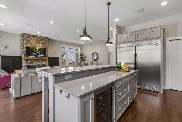 8700 Eagle Creek Boulevard, Shakopee, MN 55379