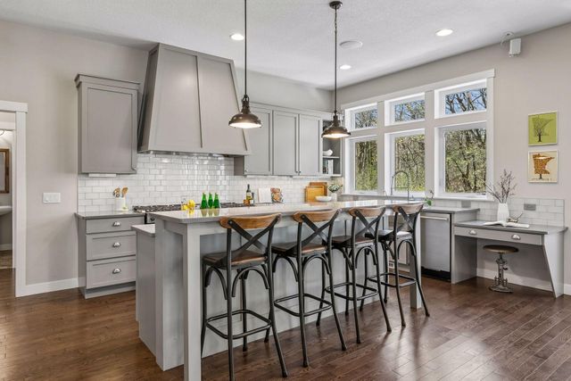 8700 Eagle Creek Boulevard, Shakopee, MN 55379