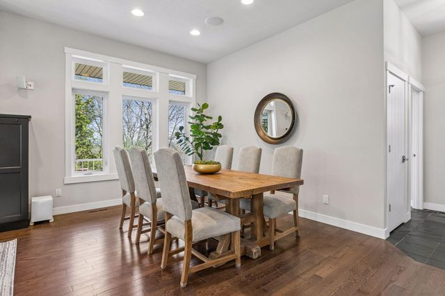 8700 Eagle Creek Boulevard, Shakopee, MN 55379