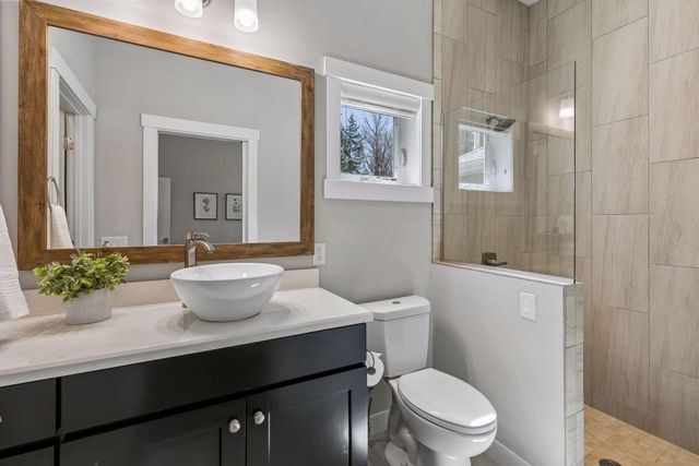 8700 Eagle Creek Boulevard, Shakopee, MN 55379