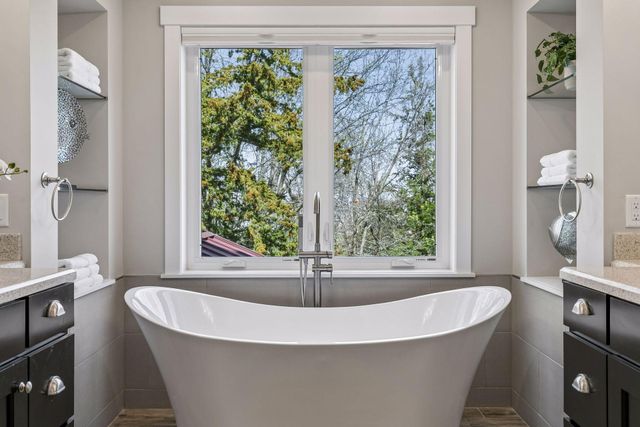 8700 Eagle Creek Boulevard, Shakopee, MN 55379