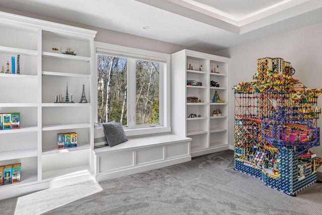 8700 Eagle Creek Boulevard, Shakopee, MN 55379