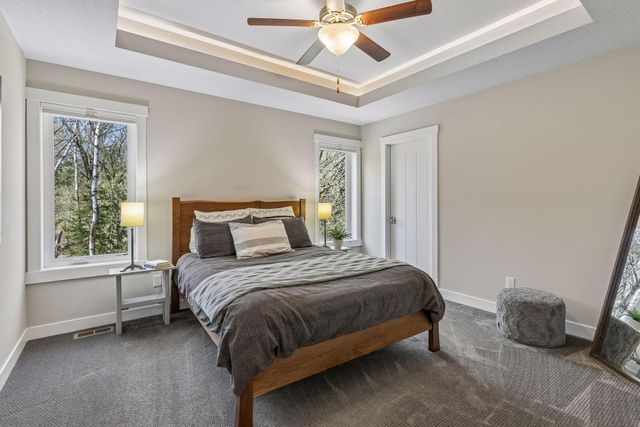 8700 Eagle Creek Boulevard, Shakopee, MN 55379