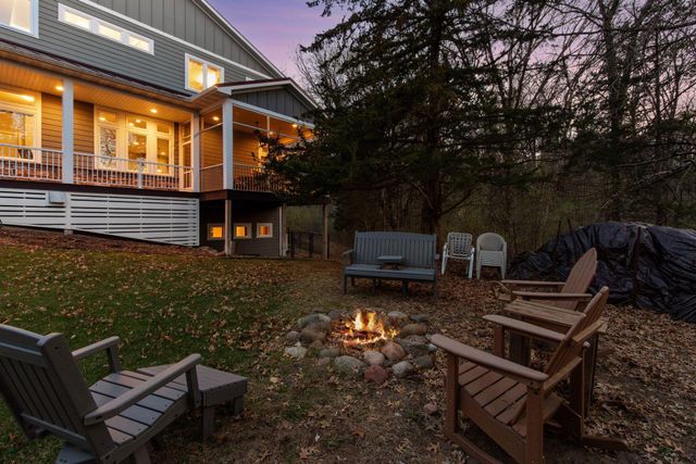 8700 Eagle Creek Boulevard, Shakopee, MN 55379