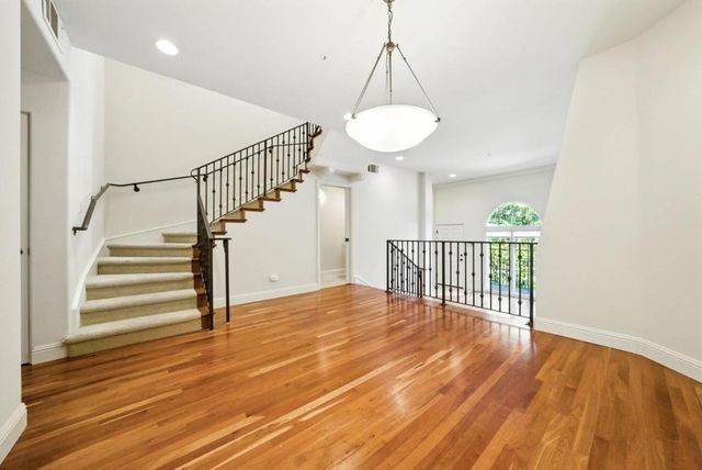 484 Gabilan Street, Los Altos, CA 94022