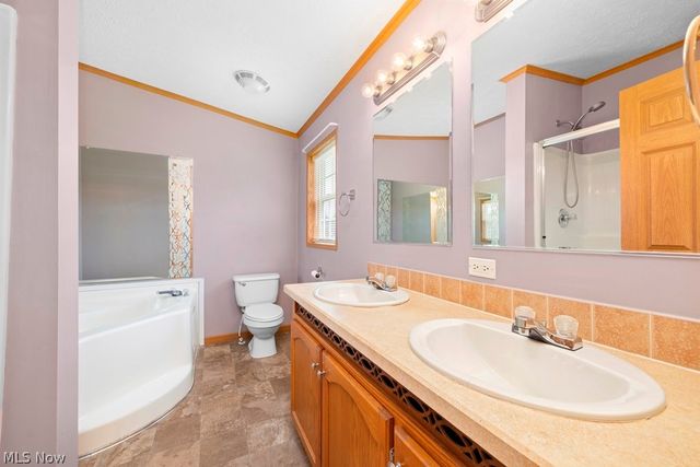 18741 West Road, Wellington, OH 44090
