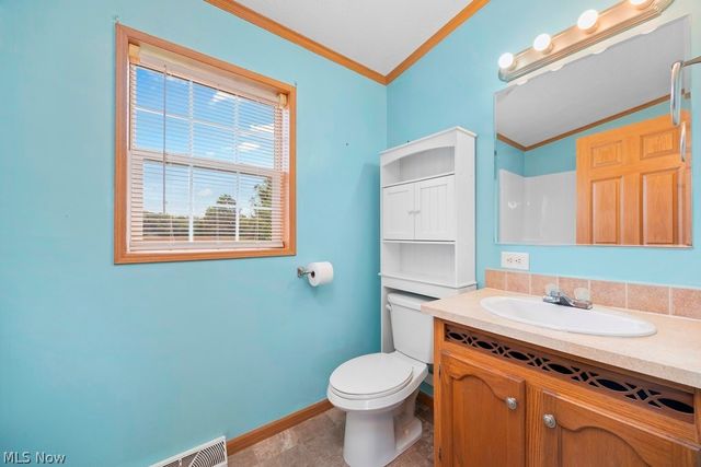 18741 West Road, Wellington, OH 44090