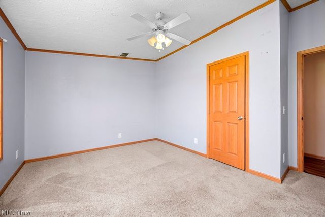 18741 West Road, Wellington, OH 44090