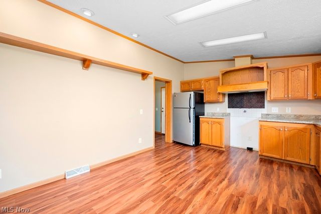 18741 West Road, Wellington, OH 44090