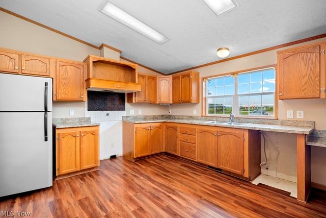 18741 West Road, Wellington, OH 44090
