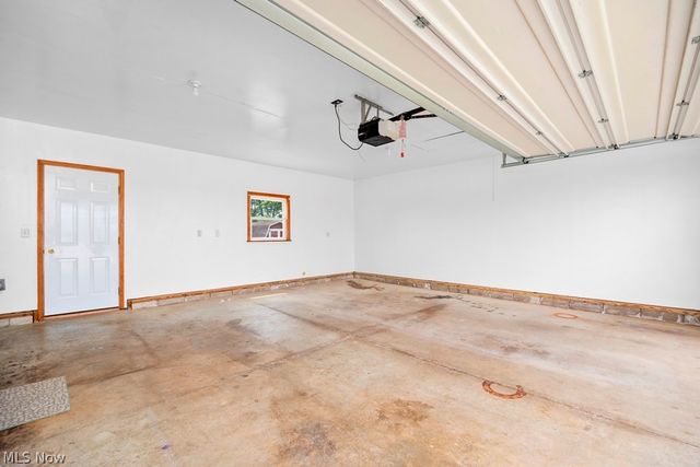 18741 West Road, Wellington, OH 44090