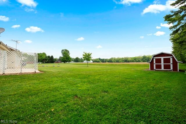 18741 West Road, Wellington, OH 44090