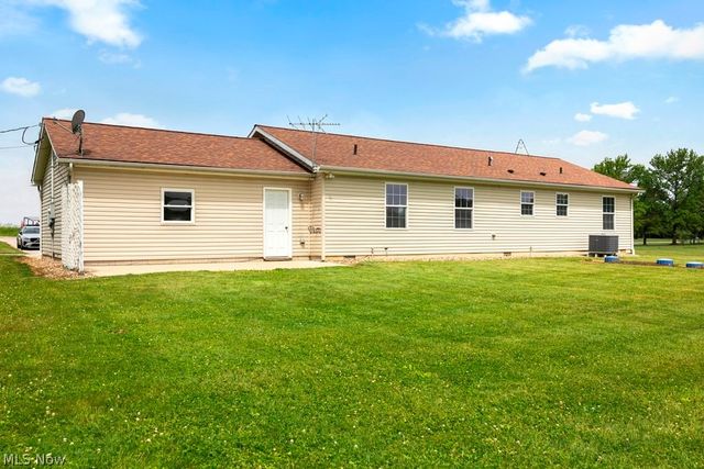 18741 West Road, Wellington, OH 44090