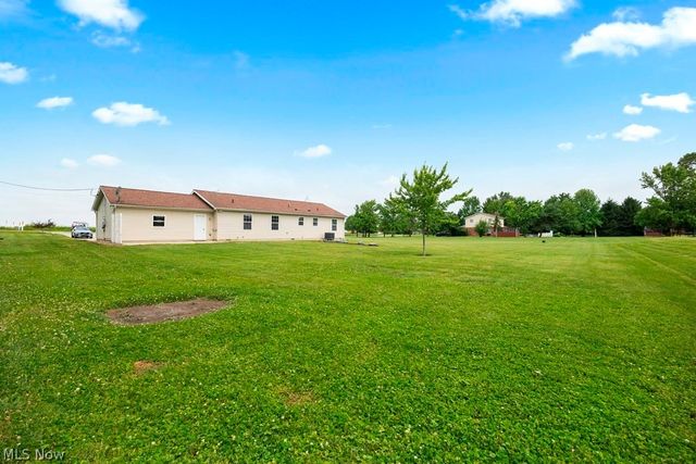 18741 West Road, Wellington, OH 44090