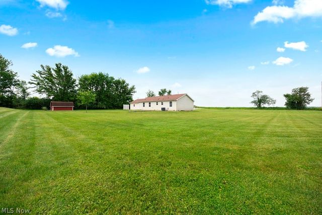 18741 West Road, Wellington, OH 44090