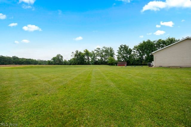 18741 West Road, Wellington, OH 44090