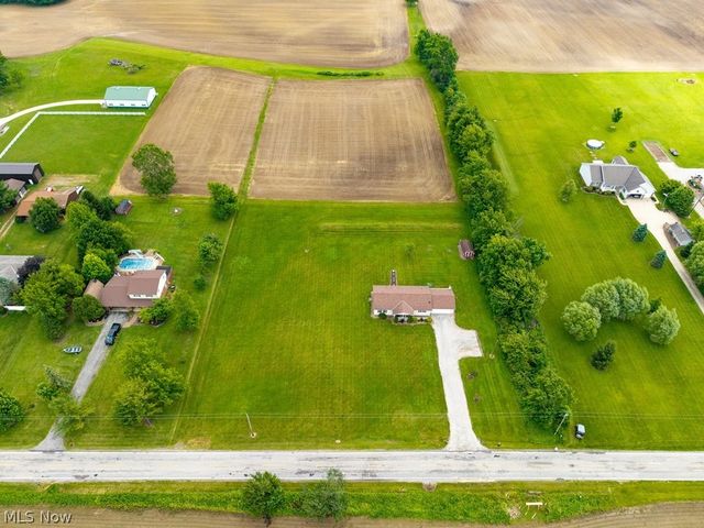 18741 West Road, Wellington, OH 44090