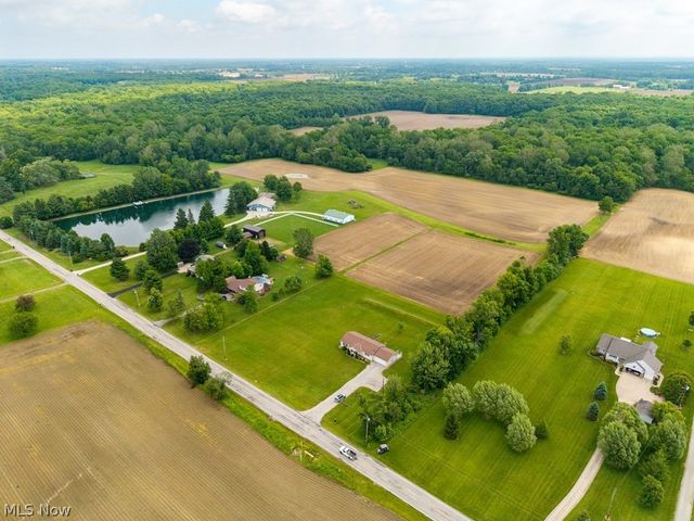 18741 West Road, Wellington, OH 44090