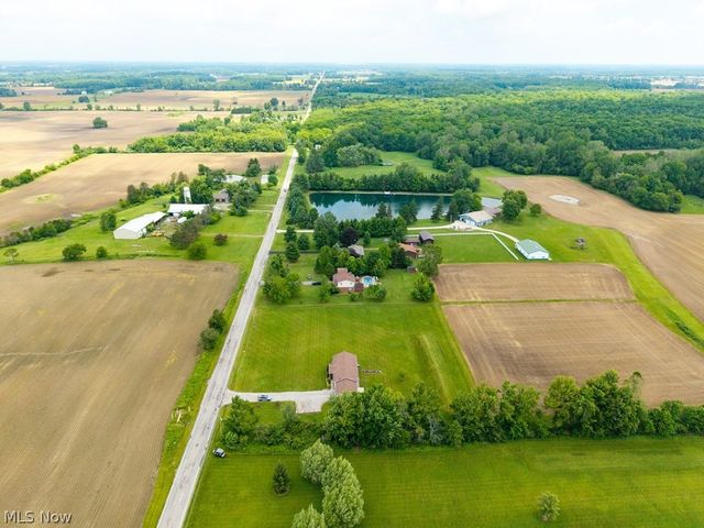 18741 West Road, Wellington, OH 44090