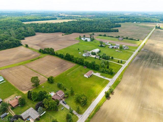 18741 West Road, Wellington, OH 44090