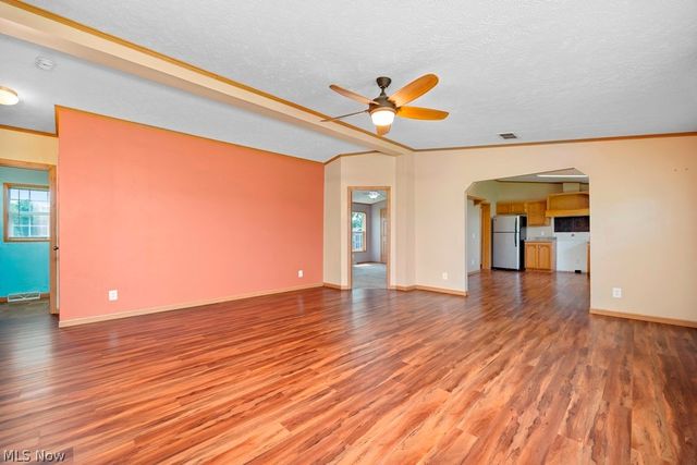 18741 West Road, Wellington, OH 44090