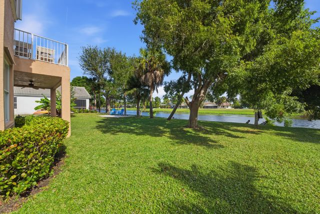 2462 Westmont Place, Royal Palm Beach, FL 33411
